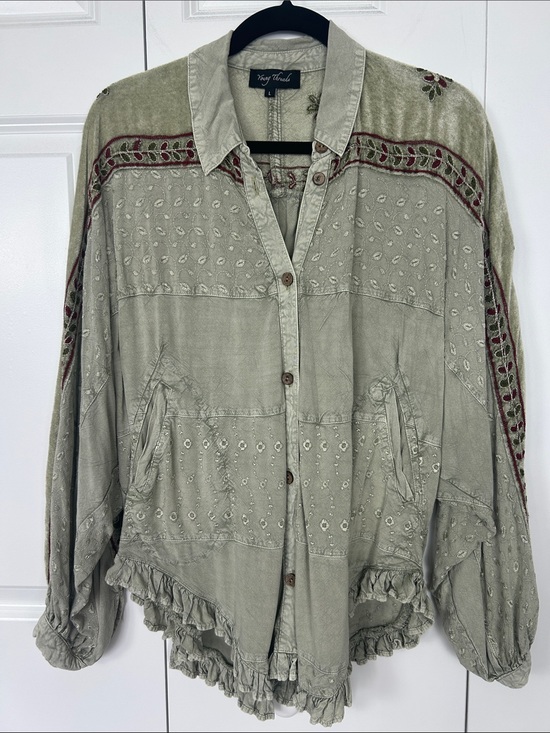 Young Threads Tops - Young Threads Vintage Olive Embroidered Button-Front Top Size Large